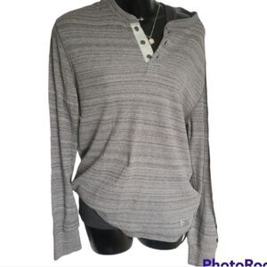 Dry goods Flag & Anthem gray waffle knit long sleeve 3 button top medium texture